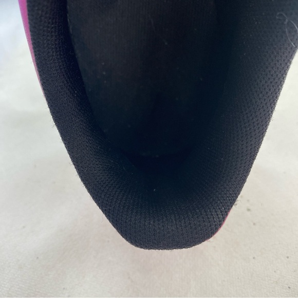 Puma Tacto Jr pink soccer cleats Big Kid Size 6 EU 38 Barbiecore Barbie youth - Picture 15 of 16